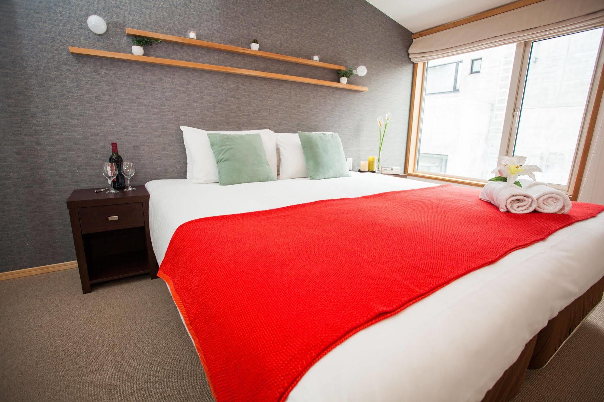Yuki Yama Apartments Hirafu Экстерьер фото